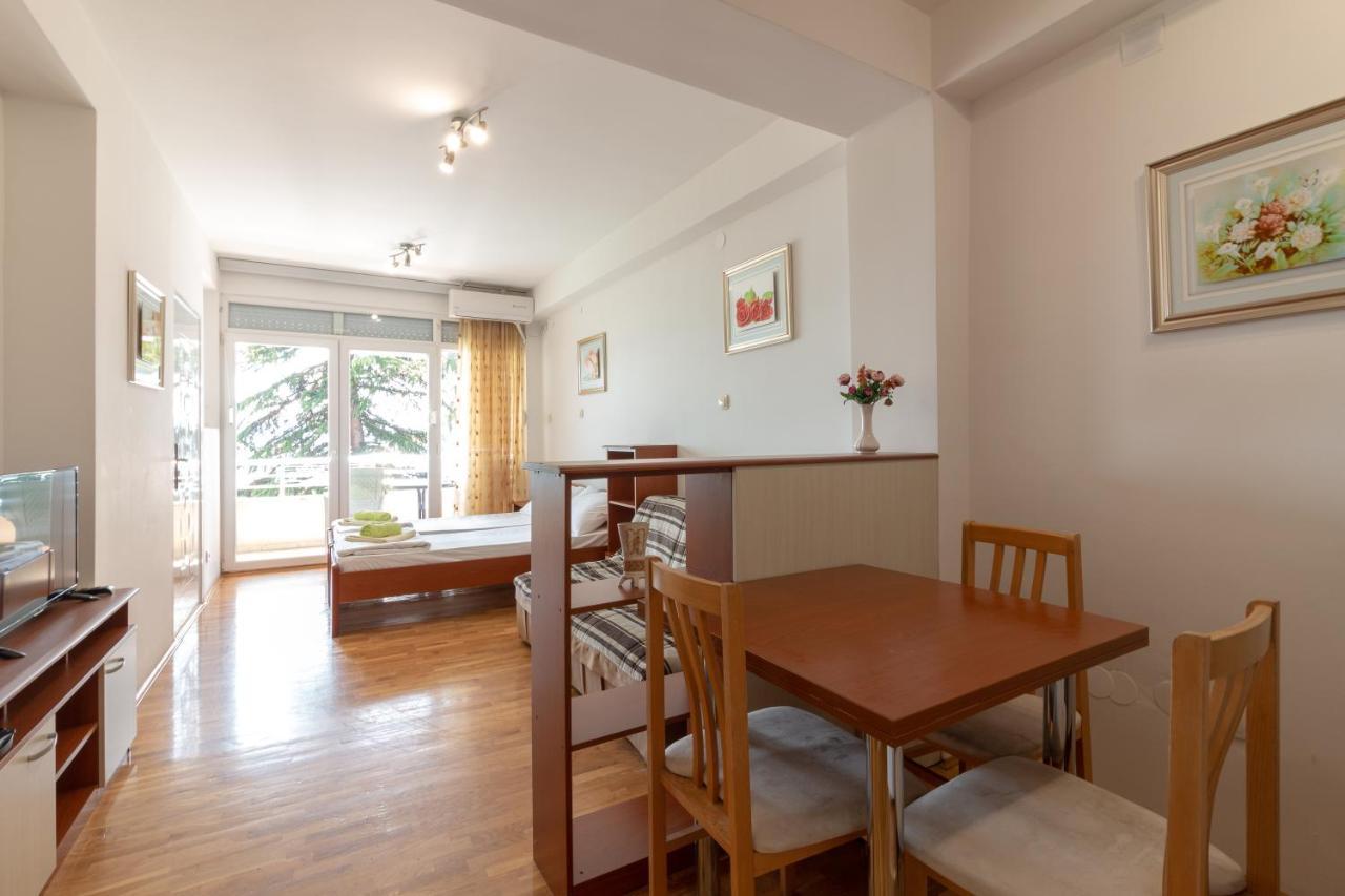 Urban Apartments Охрид Екстериор снимка