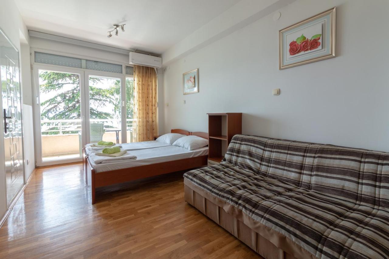 Urban Apartments Охрид Екстериор снимка